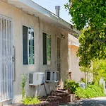 Charming Echo Park 2BR Casita